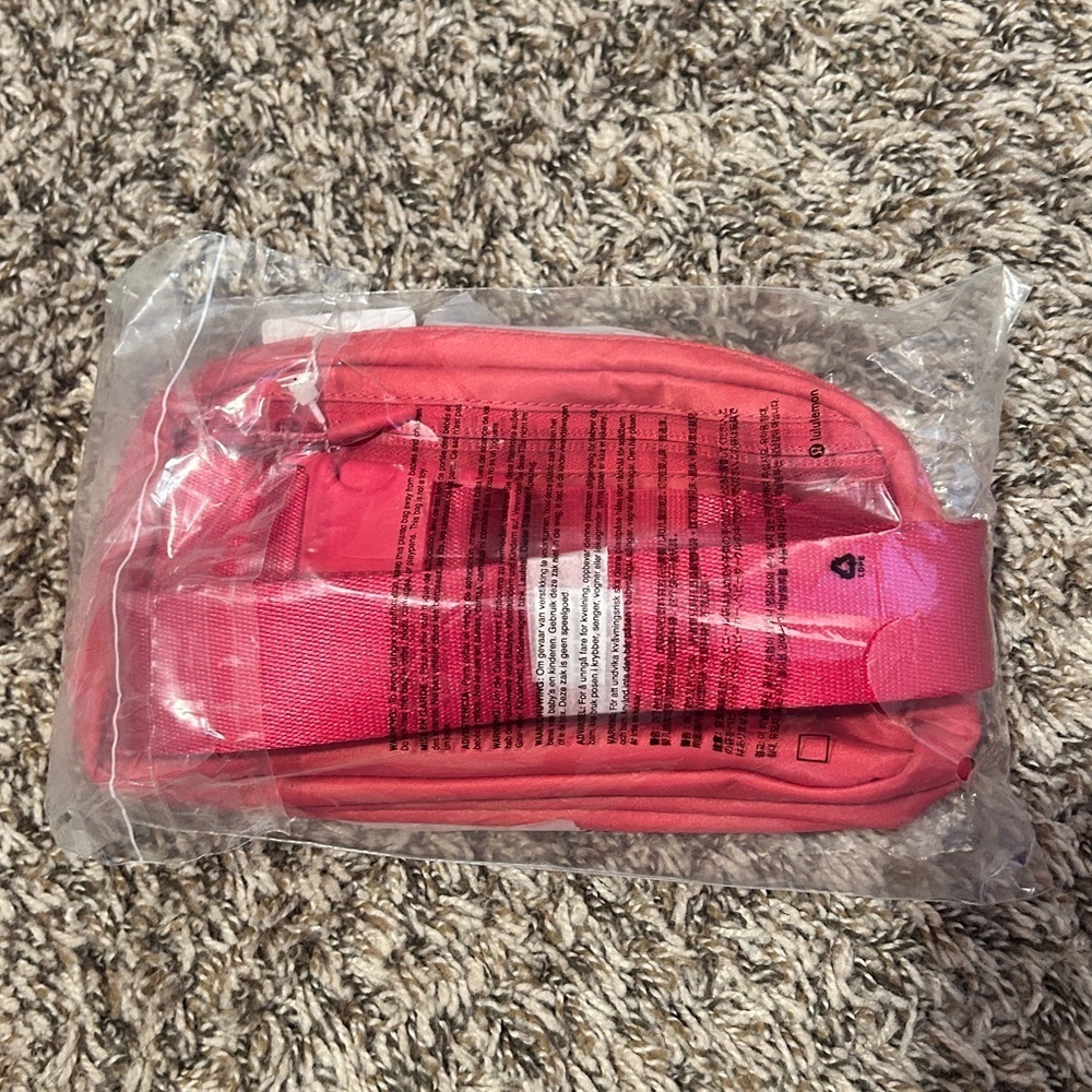 Lululemon Everywhere Belt Bag 1L, Cherry Mist- NWT - Picture 8 of 8